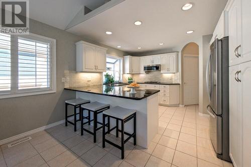 4020 Gallaghers Terrace, Kelowna, BC - Indoor Photo Showing Kitchen With Upgraded Kitchen