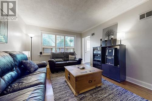 92 Eastville Avenue, Toronto, ON - Indoor Photo Showing Living Room