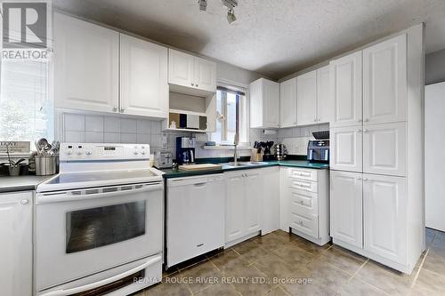 92 Eastville Avenue, Toronto, ON - Indoor Photo Showing Kitchen