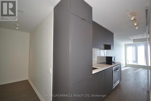 518 - 60 Colborne Street, Toronto, ON - Indoor Photo Showing Kitchen