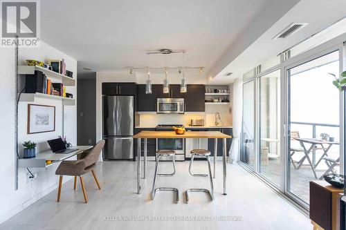 1612 - 400 Adelaide Street E, Toronto, ON - Indoor Photo Showing Kitchen