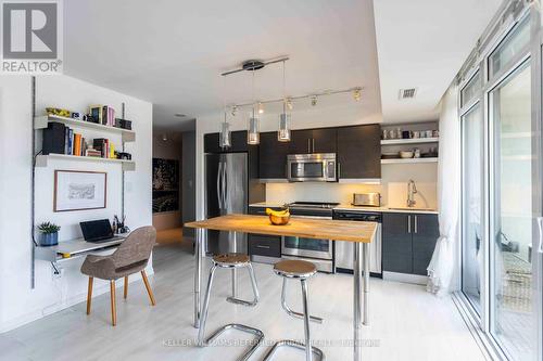 1612 - 400 Adelaide Street E, Toronto, ON - Indoor Photo Showing Kitchen With Upgraded Kitchen