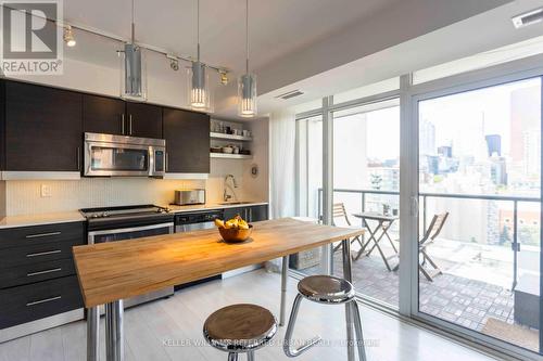 1612 - 400 Adelaide Street E, Toronto, ON - Indoor Photo Showing Kitchen With Upgraded Kitchen