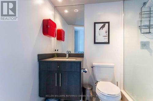 1612 - 400 Adelaide Street E, Toronto, ON - Indoor Photo Showing Bathroom