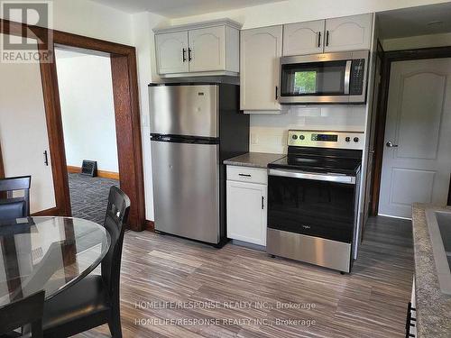 117 Pollock Avenue, Cambridge, ON - Indoor Photo Showing Kitchen