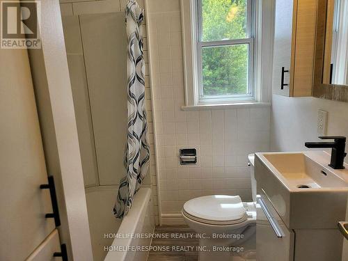 117 Pollock Avenue, Cambridge, ON - Indoor Photo Showing Bathroom