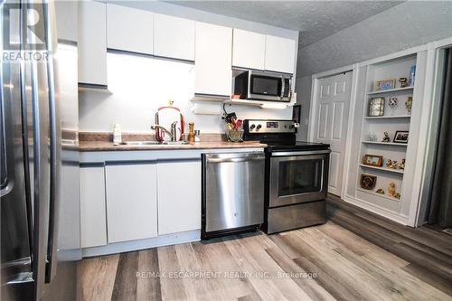 585 John Street N, Hamilton, ON - Indoor Photo Showing Kitchen With Double Sink