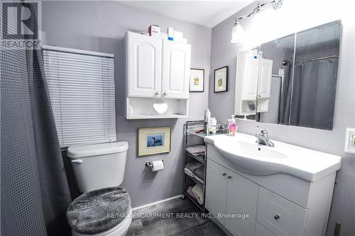 585 John Street N, Hamilton, ON - Indoor Photo Showing Bathroom