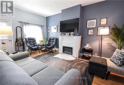 585 John Street N, Hamilton, ON - Indoor Photo Showing Living Room With Fireplace