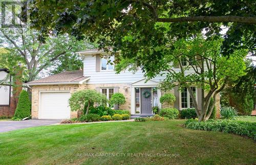 31 Governor'S Road, Grimsby, ON - Outdoor With Facade