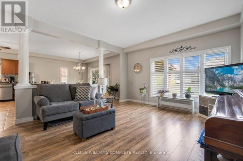 72 Windwood Drive, Hamilton, ON - Indoor Photo Showing Living Room