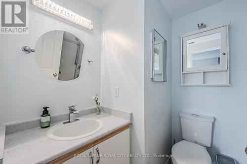 202 - 105 Bagot Street, Guelph, ON - Indoor Photo Showing Bathroom