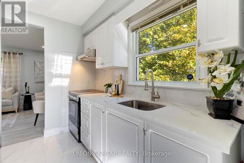 751 Leroy Avenue, London, ON - Indoor Photo Showing Kitchen