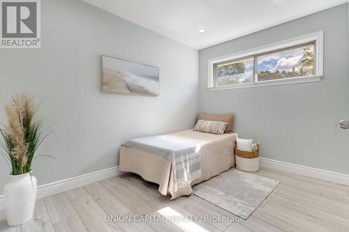 751 Leroy Avenue, London, ON - Indoor Photo Showing Bedroom