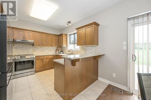 345 Meadowsweet Trail, London, ON - Indoor Photo Showing Kitchen