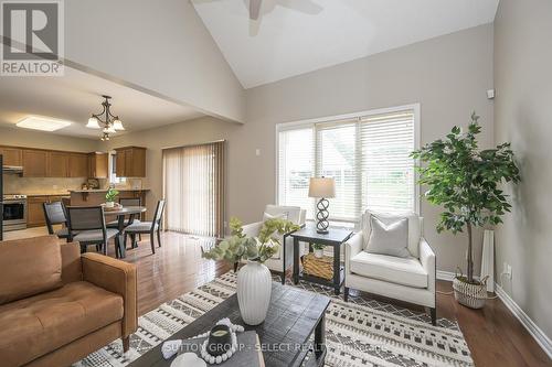 345 Meadowsweet Trail, London, ON - Indoor Photo Showing Living Room