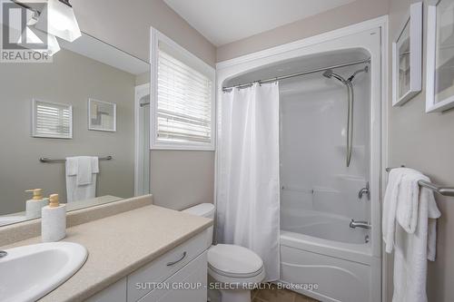 345 Meadowsweet Trail, London, ON - Indoor Photo Showing Bathroom