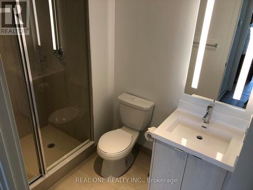 334 - 5 Mabelle Avenue, Toronto, ON - Indoor Photo Showing Bathroom