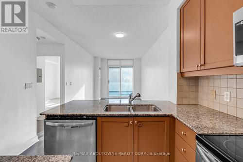 907 - 90 Absolute Avenue, Mississauga, ON - Indoor Photo Showing Kitchen With Double Sink