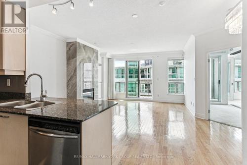 Ph304 - 88 Palace Pier Court, Toronto, ON - Indoor Photo Showing Kitchen With Double Sink With Upgraded Kitchen