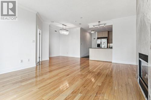 Ph304 - 88 Palace Pier Court, Toronto, ON - Indoor Photo Showing Kitchen