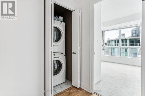 Ph304 - 88 Palace Pier Court, Toronto, ON - Indoor Photo Showing Laundry Room