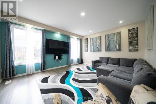 102 Gillespie Drive, Brantford, ON - Indoor Photo Showing Living Room