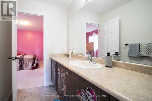 102 Gillespie Drive, Brantford, ON - Indoor Photo Showing Bathroom