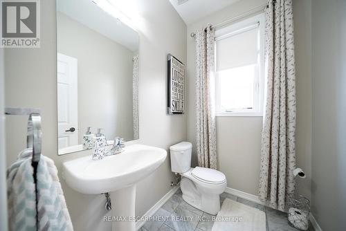 102 Gillespie Drive, Brantford, ON - Indoor Photo Showing Bathroom