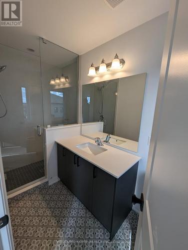 16 - 155 Equestrian Way, Cambridge, ON - Indoor Photo Showing Bathroom