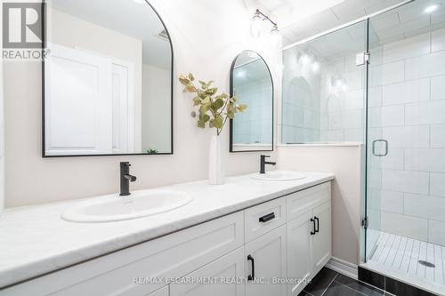 15 - 27 Rachel Drive, Hamilton, ON - Indoor Photo Showing Bathroom