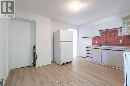 213 Caroline Street N, Hamilton, ON - Indoor Photo Showing Kitchen