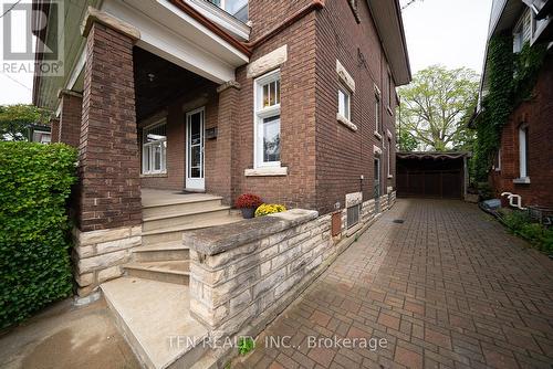 480 Colborne Street, Brantford, ON - Outdoor