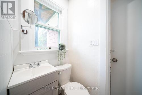 480 Colborne Street, Brantford, ON - Indoor Photo Showing Bathroom