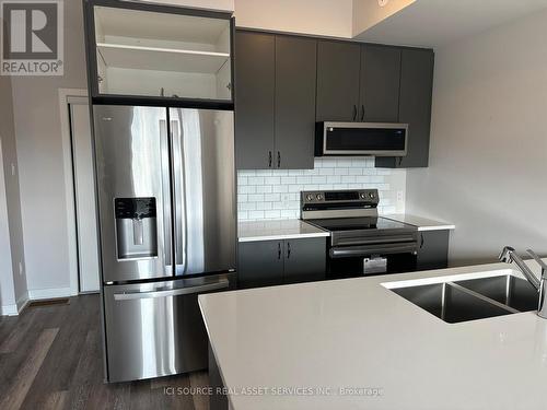 806 Mishi Private, Ottawa, ON - Indoor Photo Showing Kitchen With Double Sink