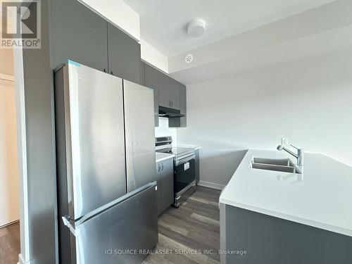 806 Mishi Private, Ottawa, ON - Indoor Photo Showing Kitchen With Double Sink