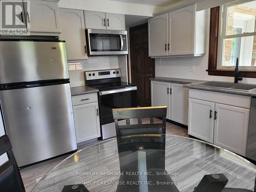 117 Pollock Avenue, Cambridge, ON - Indoor Photo Showing Kitchen