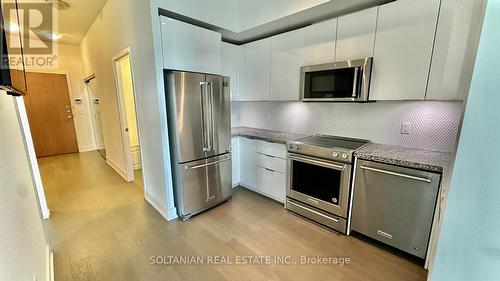 508 - 20 Shore Breeze Drive, Toronto, ON - Indoor Photo Showing Kitchen With Upgraded Kitchen