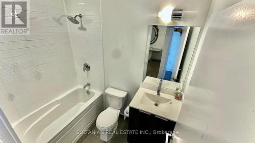 508 - 20 Shore Breeze Drive, Toronto, ON - Indoor Photo Showing Bathroom