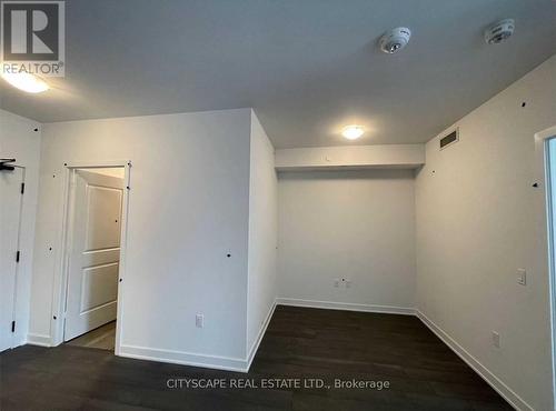 1610A - 4675 Metcalfe Avenue, Mississauga, ON - Indoor Photo Showing Other Room