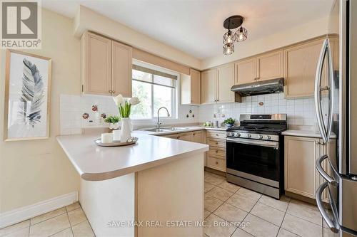 138 - 2 Sir Lou Drive, Brampton, ON - Indoor Photo Showing Kitchen