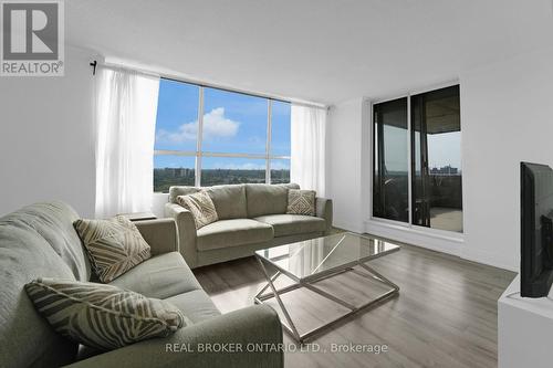 1602 - 40 Panorama Court, Toronto, ON - Indoor Photo Showing Living Room