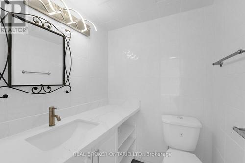 1602 - 40 Panorama Court, Toronto, ON - Indoor Photo Showing Bathroom