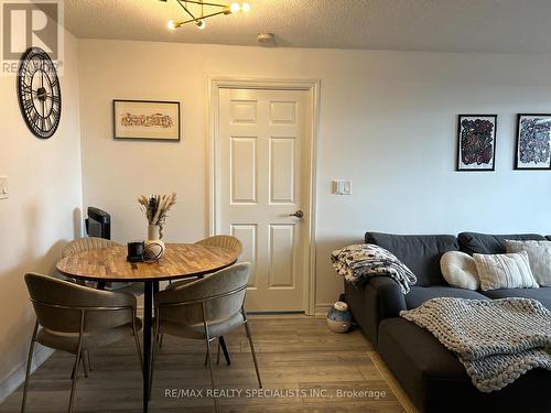 2210 - 310 Burnhamthorpe Road, Mississauga, ON - Indoor Photo Showing Dining Room