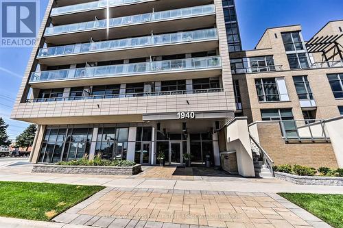 225 - 1940 Ironstone Drive, Burlington, ON - Outdoor With Facade