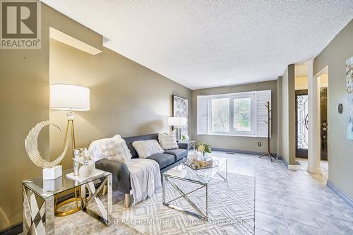 4066 Renfrew Crescent, Mississauga, ON - Indoor Photo Showing Living Room