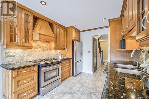 4066 Renfrew Crescent, Mississauga, ON - Indoor Photo Showing Kitchen With Double Sink