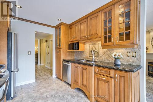 4066 Renfrew Crescent, Mississauga, ON - Indoor Photo Showing Kitchen With Double Sink