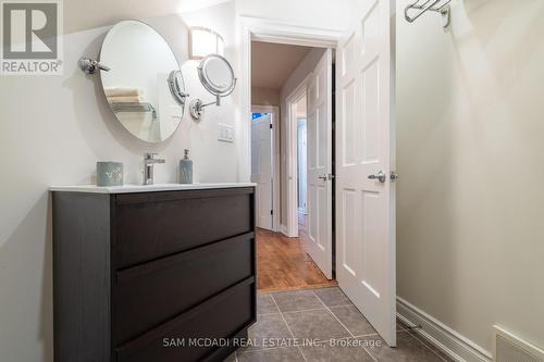 62 Minnewawa Road, Mississauga, ON - Indoor Photo Showing Bathroom