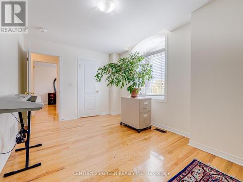 129 Mclaughlin Avenue, Milton, ON - Indoor Photo Showing Other Room